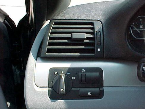 Used 2004 BMW 330Ci Convertible image 31