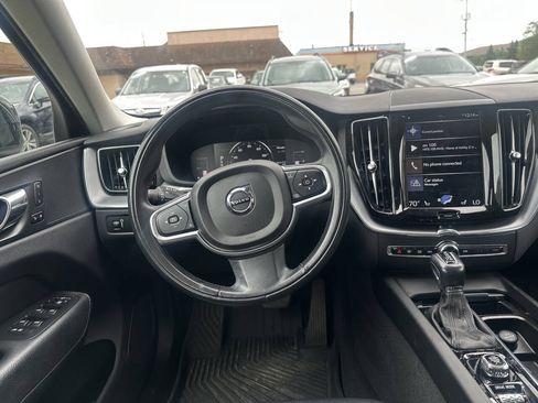 Used 2019 Volvo XC60 T6 Momentum w/ Premium Package AWD/4WD image 17