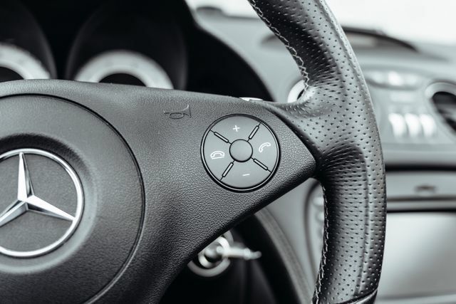 Used 2011 Mercedes-Benz SL 550 image 66