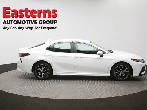 Used 2024 Toyota Camry SE image 68