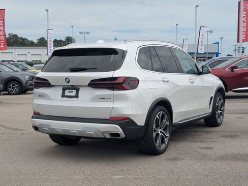 Used 2024 BMW X5 sDrive40i w/ Premium Package RWD image 3