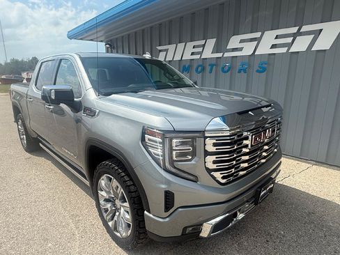 Used 2025 GMC Sierra 1500 Denali w/ Denali Reserve Package AWD/4WD image 2