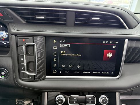 Used 2024 GMC Yukon Denali w/ Advanced Technology Package AWD/4WD image 25