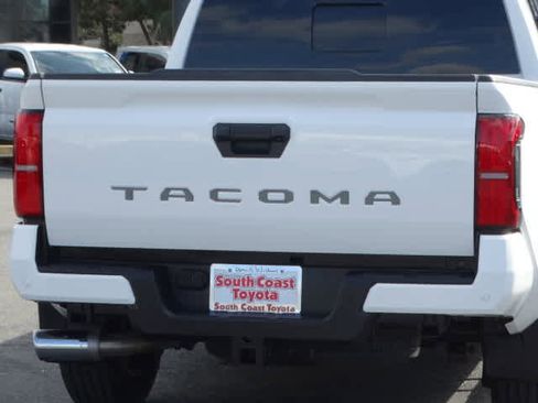 Used 2025 Toyota Tacoma SR5 image 15