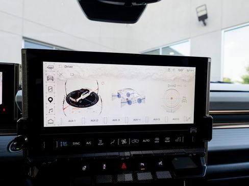 Used 2025 GMC Hummer EV 3X AWD/4WD image 33