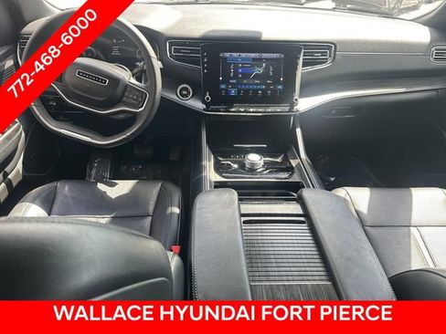 Used 2024 Jeep Wagoneer Series II w/ Flexible Seating Group AWD/4WD image 17