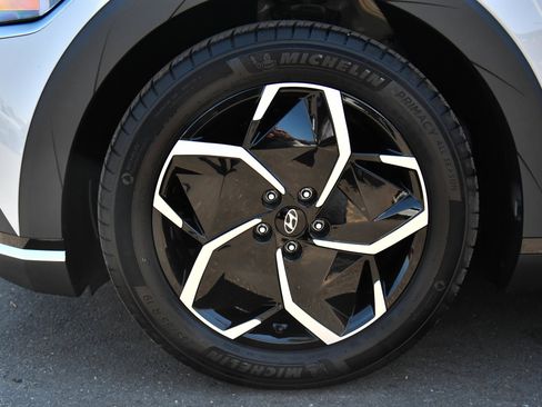 Used 2024 Hyundai Ioniq 5 SE RWD image 12