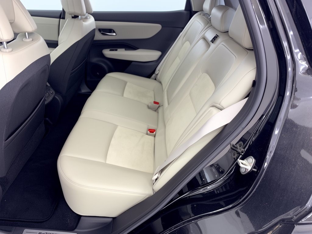 Used 2023 Nissan Ariya AWD image 25
