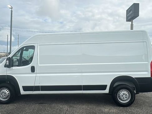Used 2026 RAM ProMaster 2500 w/ Convenience Group FWD image 11