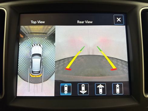 Used 2018 Maserati Levante GranLusso AWD/4WD image 18