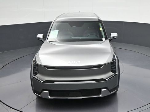 Used 2025 Kia EV9 Light RWD image 32