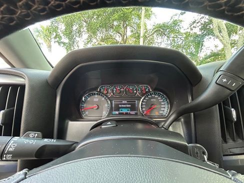 Used 2019 Chevrolet Silverado 1500 LT AWD/4WD image 39