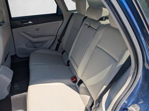 Used 2019 Volkswagen Jetta SE FWD image 17