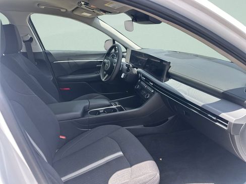 Used 2025 Hyundai Sonata SEL FWD image 14