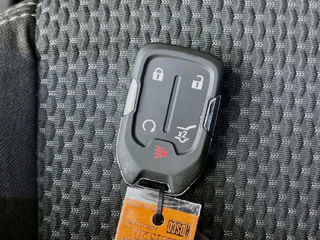 Used 2022 GMC Terrain SLE w/ Driver Convenience Package FWD image 12
