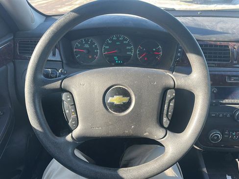 Used 2015 Chevrolet Impala LT image 15