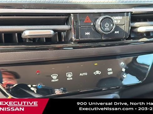 New 2025 Nissan Kicks SR w/ Illumination Package image 17