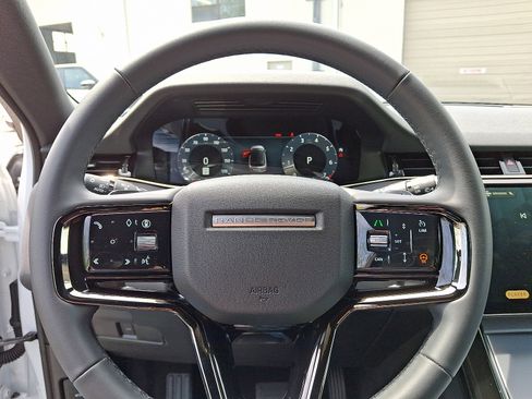Used 2025 Land Rover Range Rover Evoque S AWD/4WD image 20