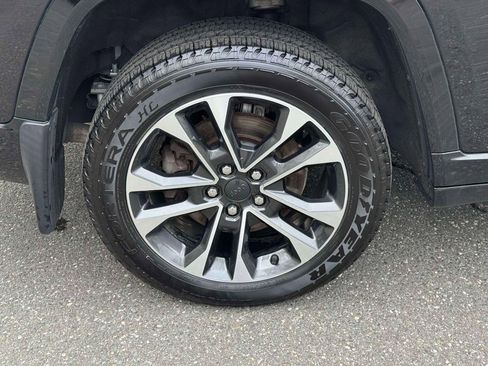 Used 2021 Jeep Grand Cherokee L Overland w/ MOPAR Finishing Package AWD/4WD image 10