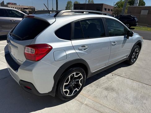 Used 2017 Subaru Crosstrek 2.0i Premium AWD/4WD image 11