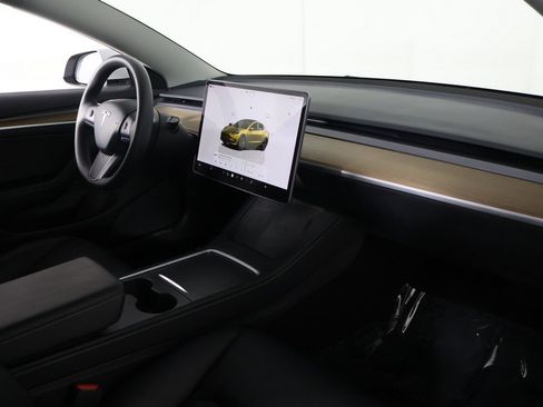 Used 2023 Tesla Model 3 Standard Range image 26