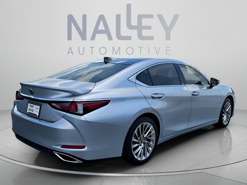 Certified 2022 Lexus ES 350 Ultra Luxury w/ Accessory Package FWD image 5