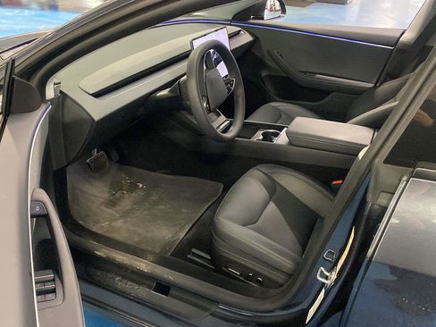 Used 2025 Tesla Model 3 Long Range image 11