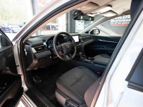 Used 2025 Toyota Camry LE image 8