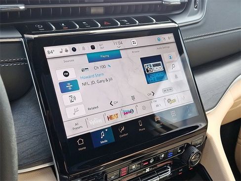 New 2025 Jeep Grand Cherokee Limited w/ Luxury Tech Group II image 14