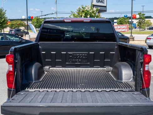 Used 2023 Chevrolet Silverado 1500 LT AWD/4WD image 7