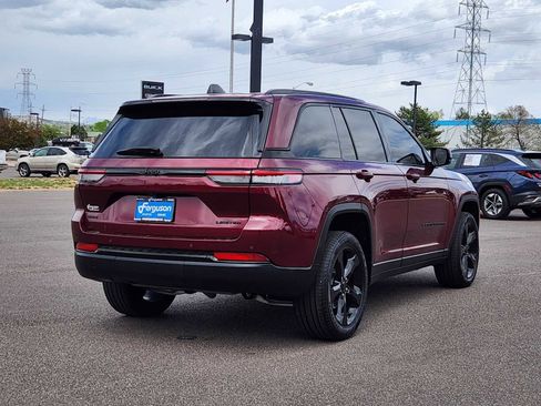Used 2024 Jeep Grand Cherokee Limited w/ Black Appearance Package AWD/4WD image 3
