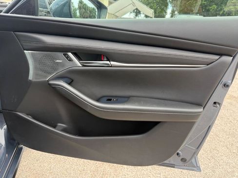 Used 2020 MAZDA MAZDA3 Hatchback w/ Premium Package image 19