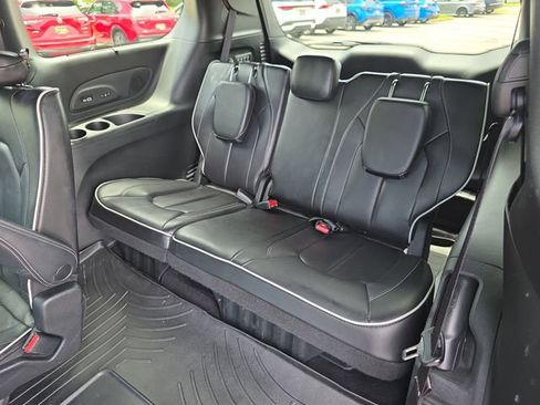 Used 2022 Chrysler Pacifica Limited w/ S Appearance Package FWD image 29