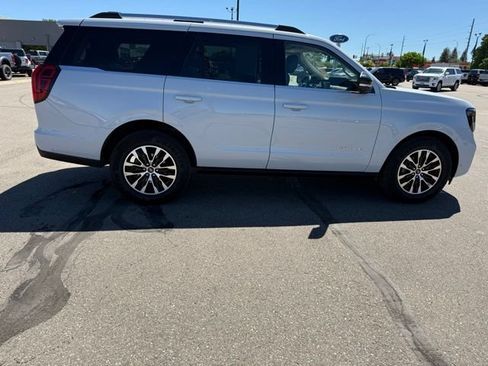 Certified 2025 Ford Expedition Platinum AWD/4WD image 11