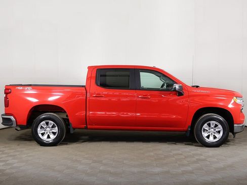 Used 2025 Chevrolet Silverado 1500 LT AWD/4WD image 17