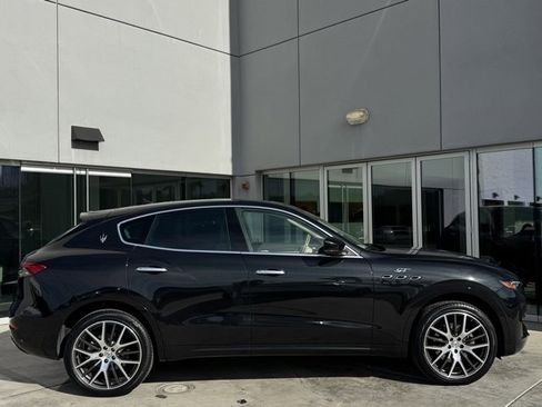 Certified 2022 Maserati Levante GT image 9