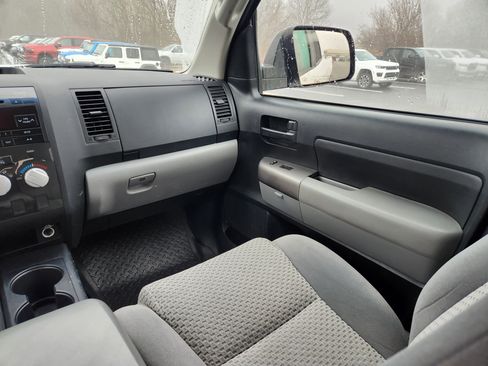 Used 2011 Toyota Tundra Grade w/ SR5 Pkg image 23