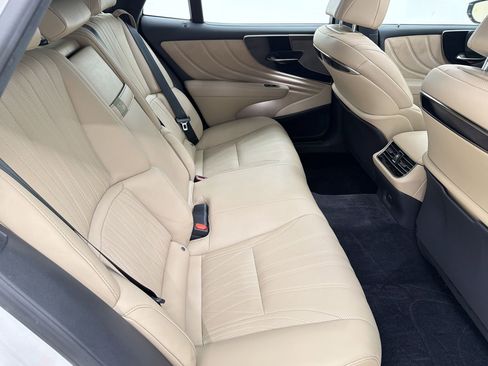 Used 2022 Lexus LS 500 w/ Interior Upgrade Package RWD image 29