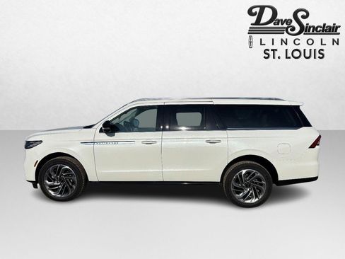 New 2025 Lincoln Navigator L Reserve image 8