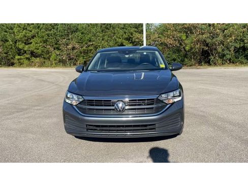 Used 2024 Volkswagen Jetta SE image 7