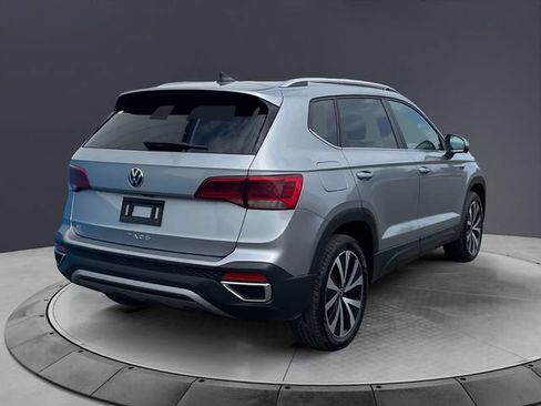 Used 2022 Volkswagen Taos SE FWD image 5
