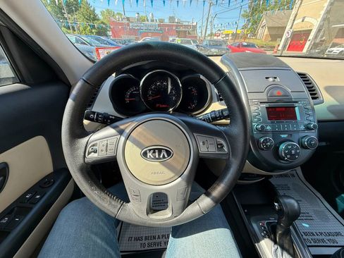 Used 2011 Kia Soul ! FWD image 35