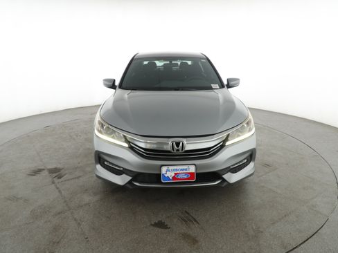 Used 2017 Honda Accord Sport image 2