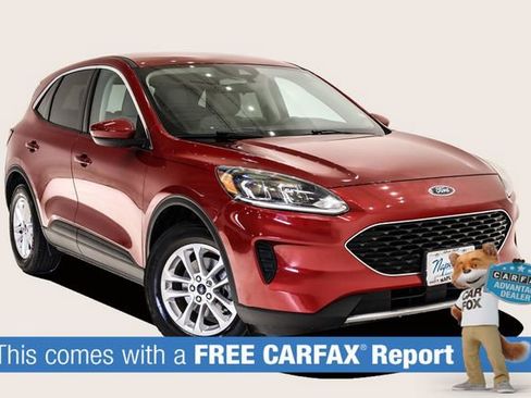 Used 2020 Ford Escape SE image 2