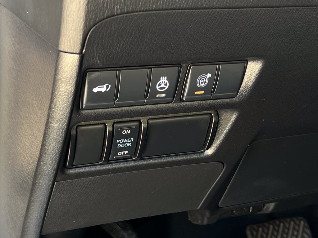 Used 2023 Nissan Armada SL w/ Captain's Chairs Package RWD image 9