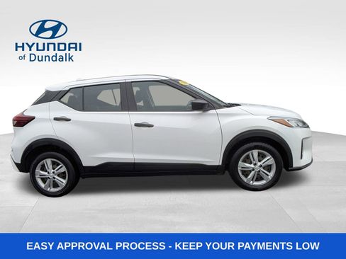 Used 2022 Nissan Kicks S image 10