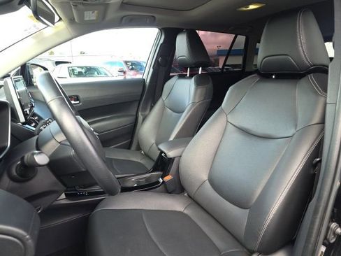 Used 2022 Toyota Corolla Cross XLE w/ Convenience Package image 23