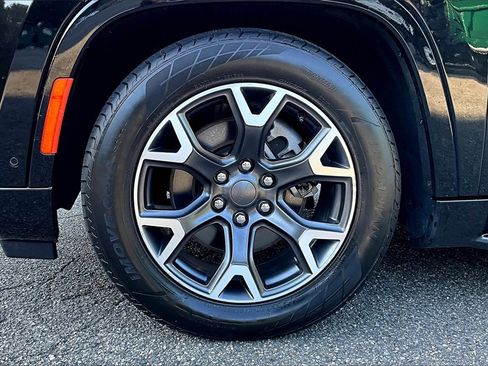 Used 2024 Jeep Wagoneer Series III image 28