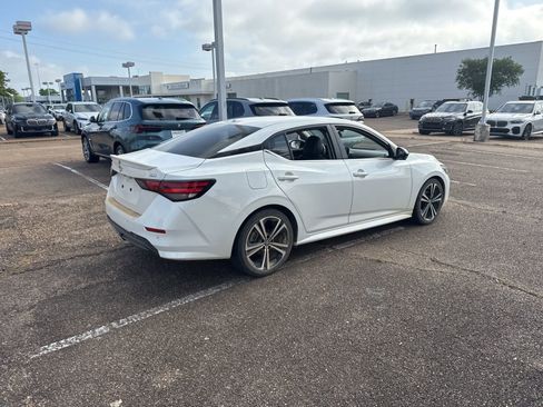 Used 2023 Nissan Sentra SR w/ SR Premium Package image 5