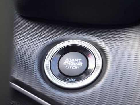 Used 2023 Jeep Grand Cherokee L Laredo image 27